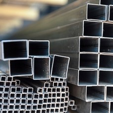 Труба нержавеющая квадратная электросварная прямошовная 03Х21Н21М4ГБ 10х10х1 мм ГОСТ 8639-82